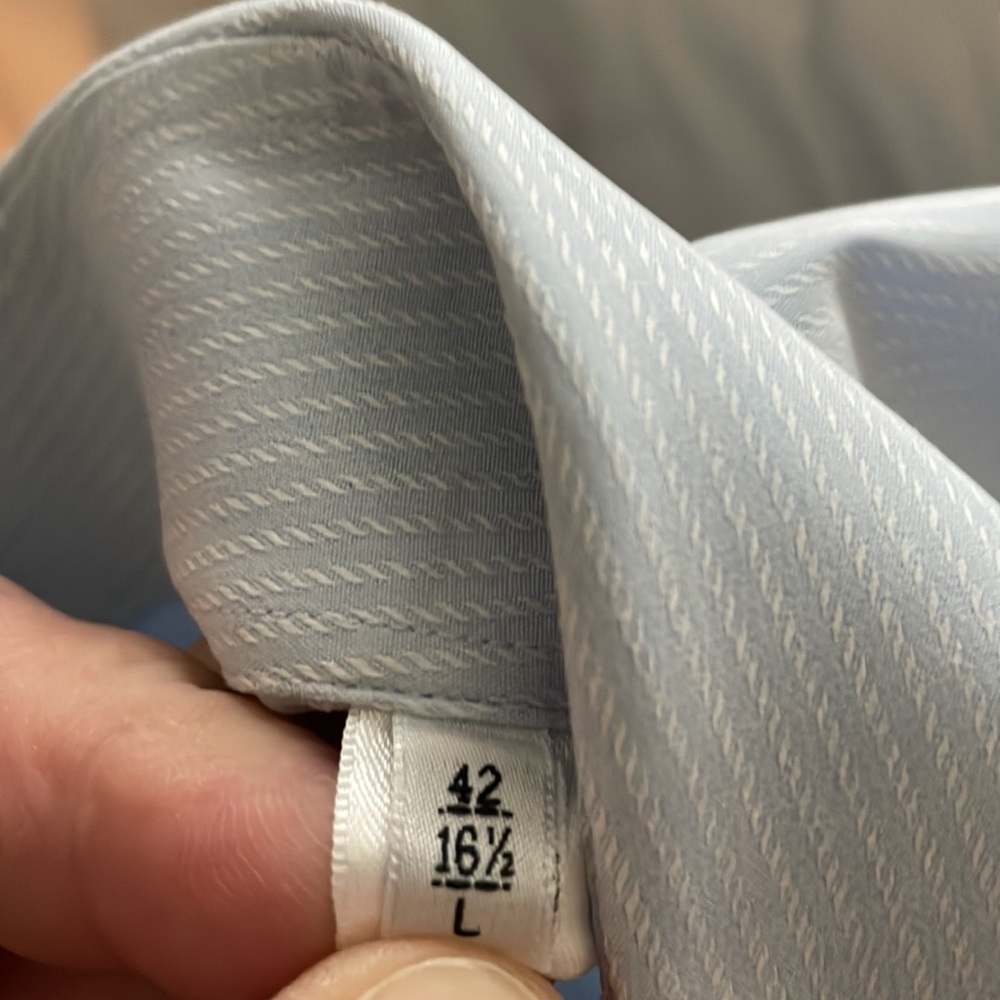 Armani collezioni light blue collared dress shirt. No flaws or collar stains. - Picture 4 of 5